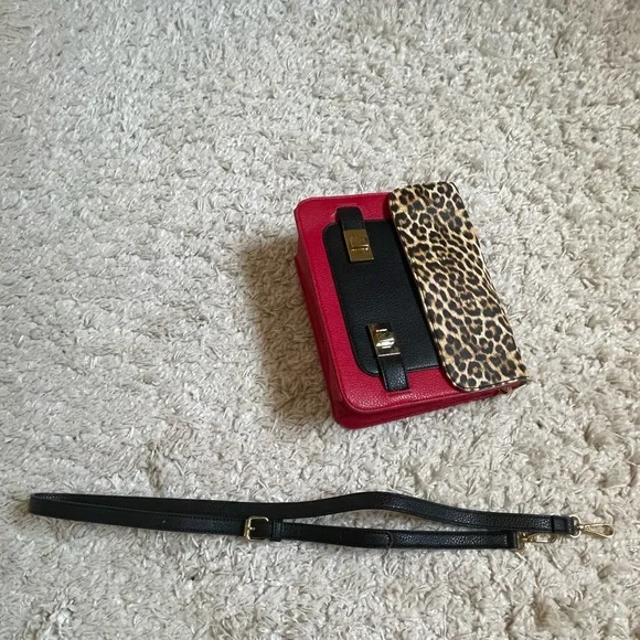 Red bag - Picture 2 of 13